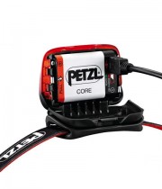 Челна лампа PETZL Actik Core черен